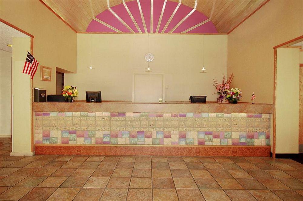 Quality Inn Phoenix Airport Interior photo