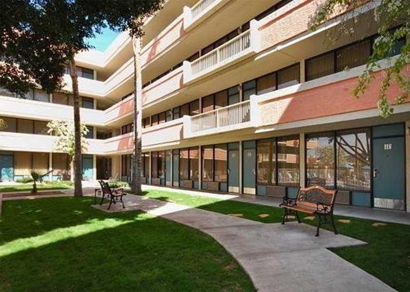 Quality Inn Phoenix Airport Exterior photo