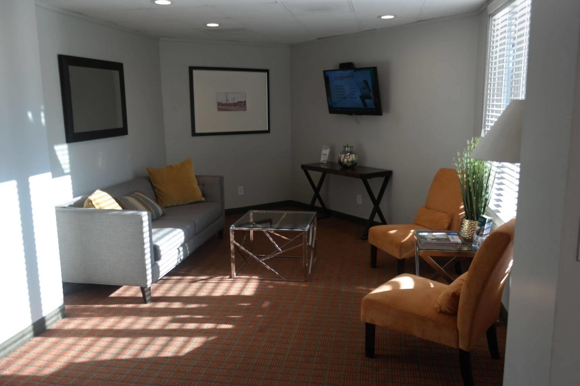 Quality Inn Phoenix Airport Exterior photo