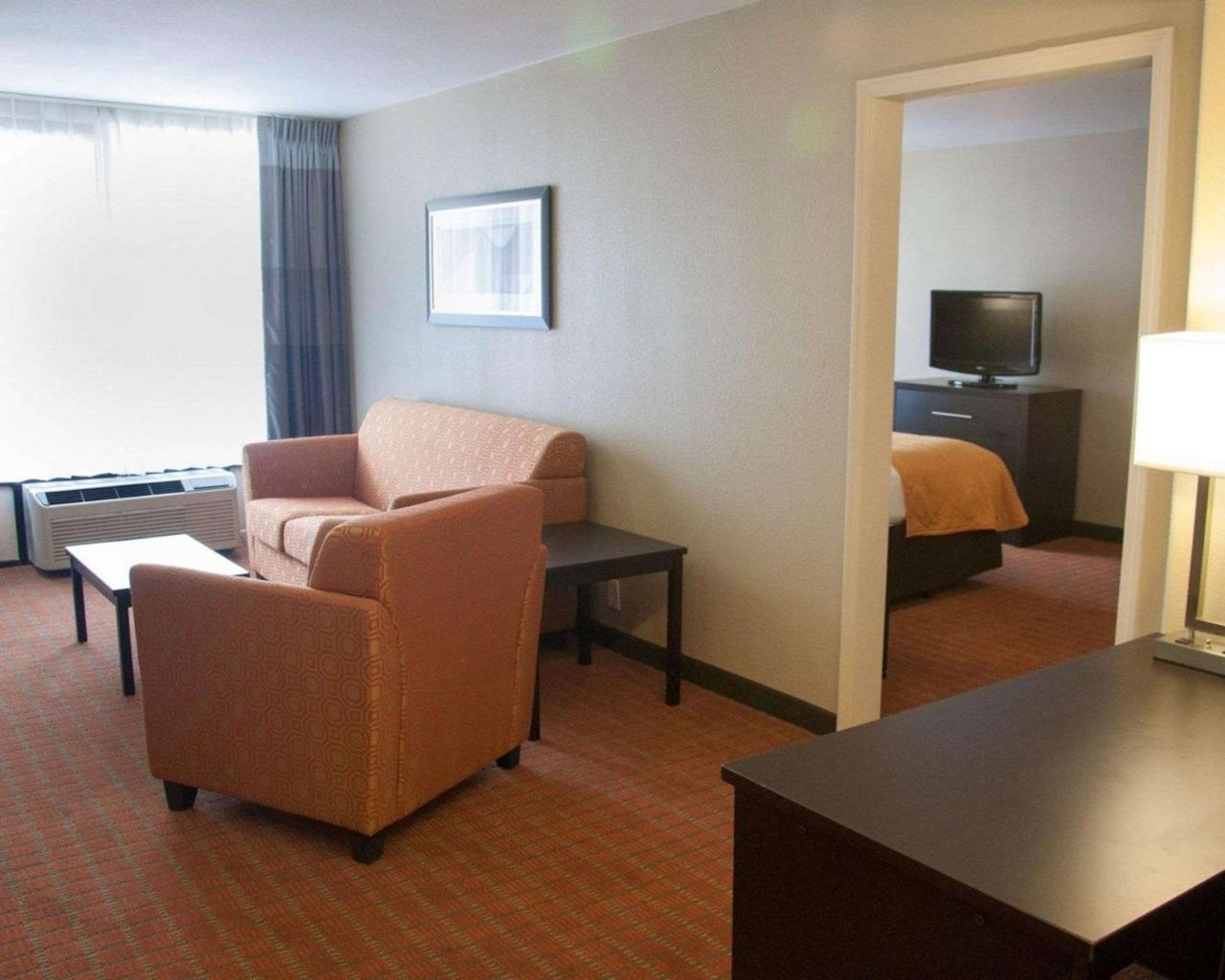 Quality Inn Phoenix Airport Exterior photo