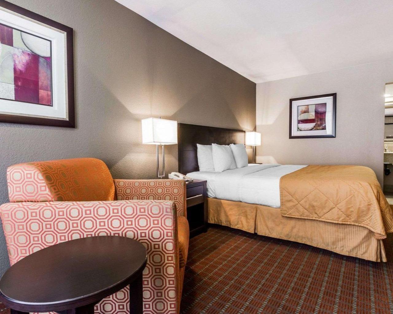Quality Inn Phoenix Airport Exterior photo
