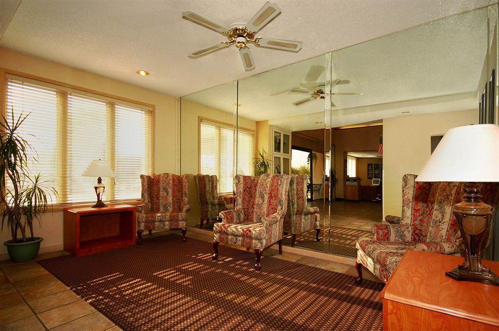 Quality Inn Phoenix Airport Interior photo